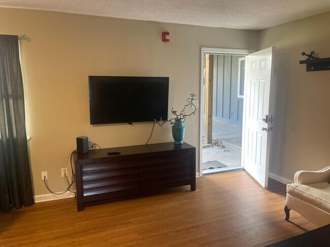 Foto del edificio - 105 N Garth Ave