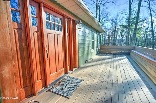 Building Photo - 424 Sunset Forest Dr