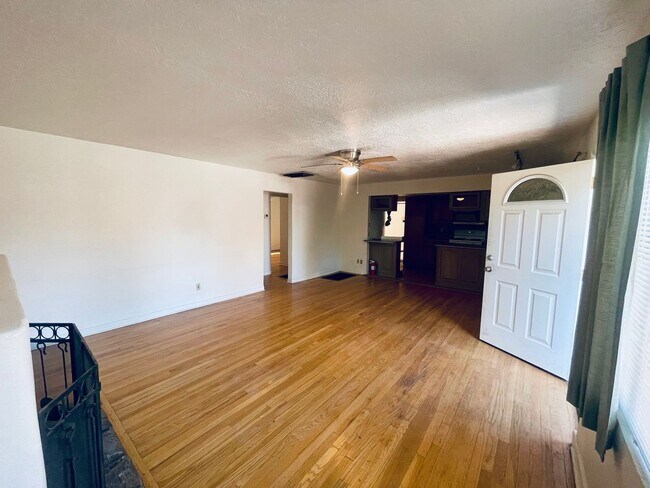 Foto del edificio - Summit Park Home next to UNM