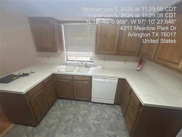 Building Photo - 4211 Meadow Park Dr
