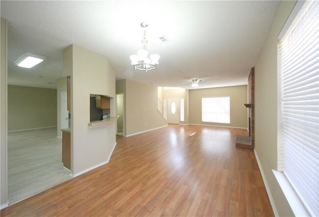 Building Photo - 7910 Taranto Dr