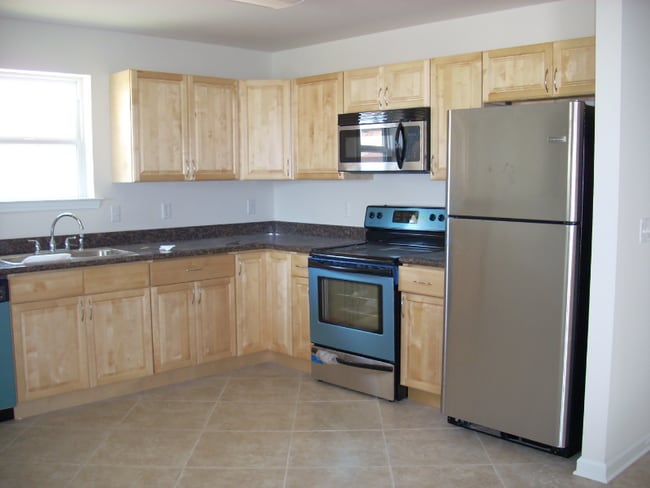 Building Photo - 3517 Plaza Dr