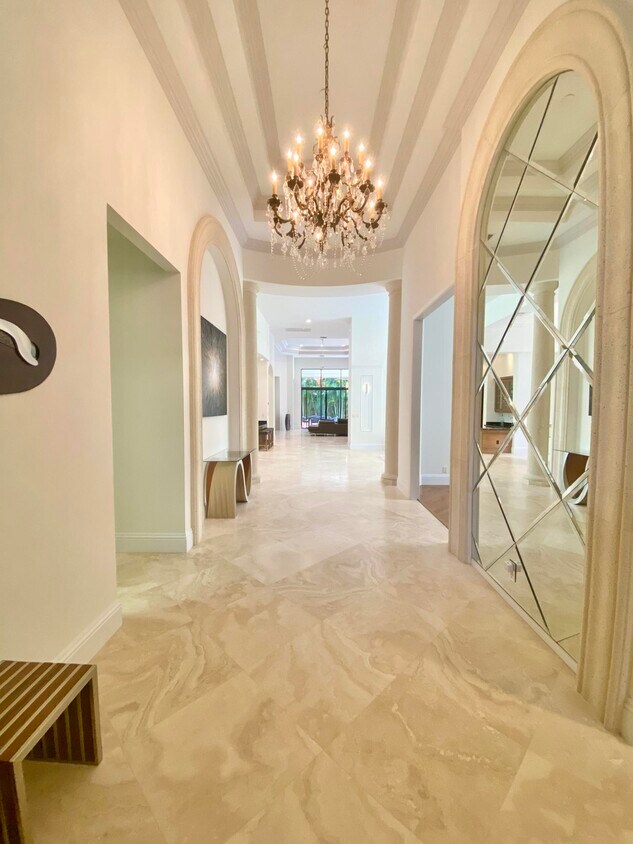 Foto principal - 17754 Lake Azure Way