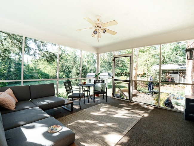Building Photo - 355 Circlewood Ln