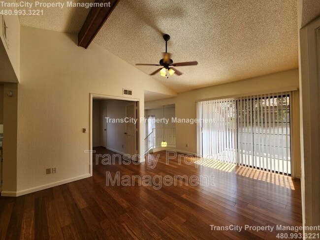 Building Photo - 839 S Westwood