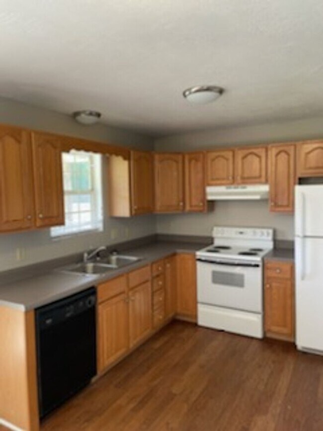 Foto del edificio - Charming 3 BD 2 BA Home!