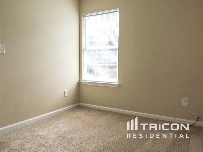 Building Photo - 5609 Stone Bluff Ct