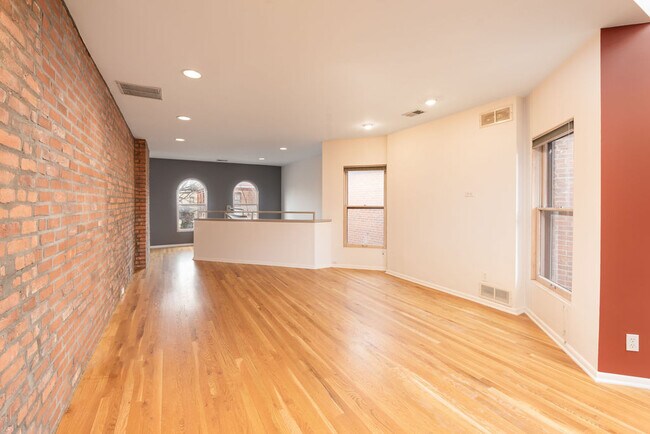 Building Photo - Collins Ave 241-243 MLR