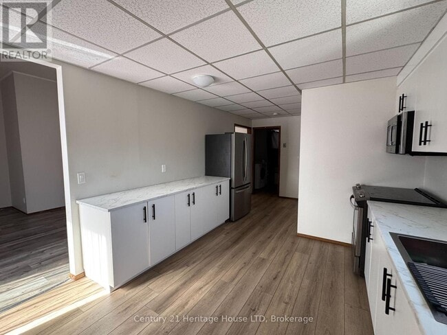 Building Photo - 7 Klauck St