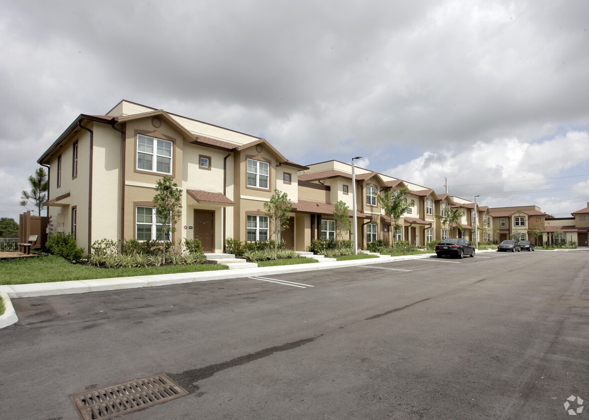 Residences at Crystal Lake Phase 2 Apartments in Pompano Beach, FL