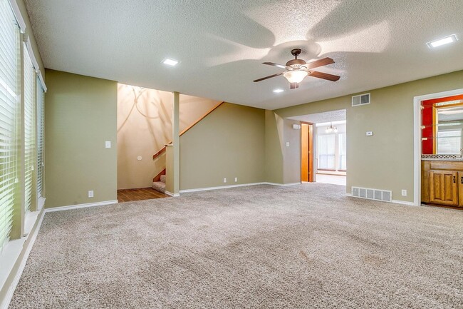Building Photo - Lago Vista Drive Duplex