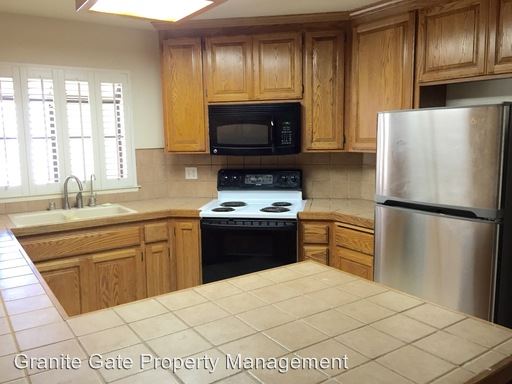 Building Photo - 3170 Newport Ter