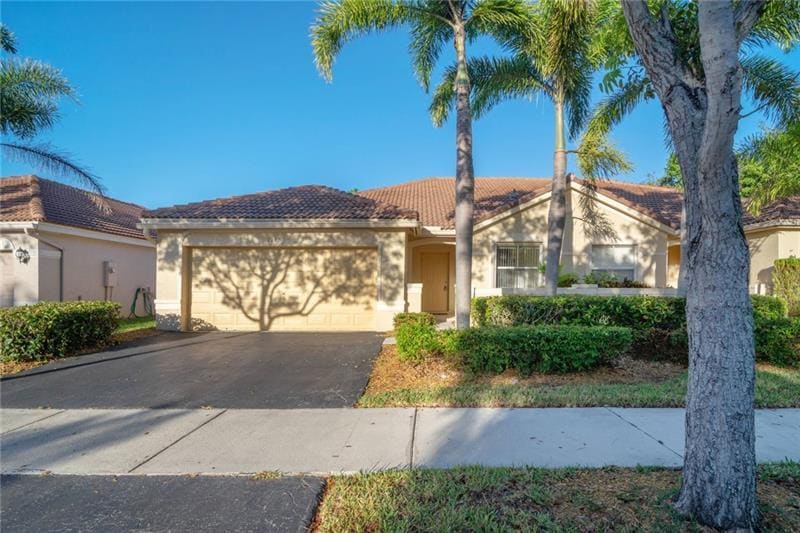 Foto principal - 1945 Sirius Ln
