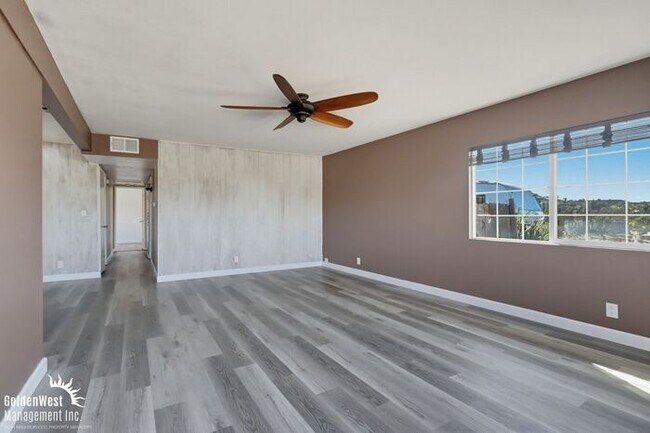 Foto del edificio - Updated 3Bdm 2 Ba Single Story Home with Detached Garage in the Heart of Lakeside