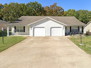 Building Photo - 22585 Hollow Oak Ln