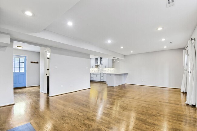 Foto del edificio - Fabulous Townhouse in Kenwood Forest II - ...