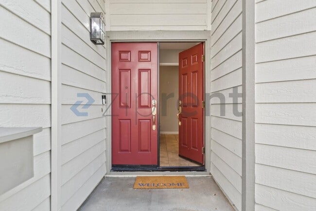 Building Photo - Unit