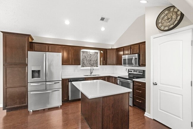 Foto del edificio - 1064 Campbell Ave