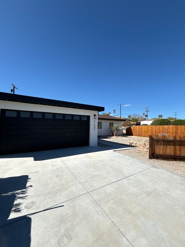 Primary Photo - Beautiful 3 bedroom 2 bath home in Joshua ...