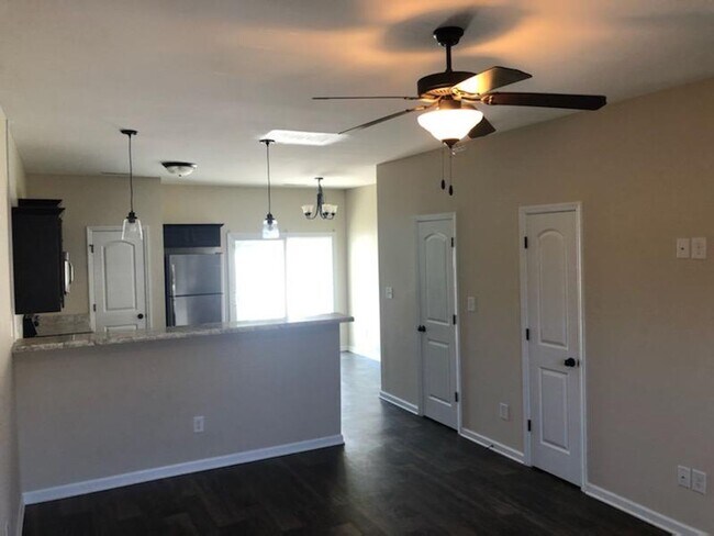 Foto del edificio - 2 bedroom, 2.5 bath townhouse in Sneads Ferry Justice Farm Townhome community