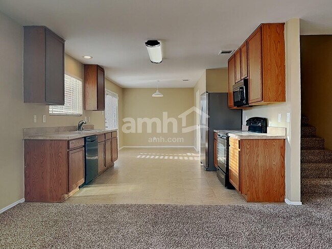 Building Photo - 937 Iona Dr