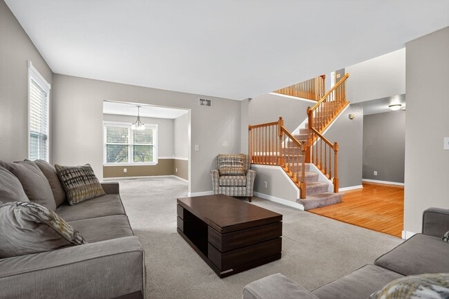 Foto del edificio - Spacious 4BR House in Oswego