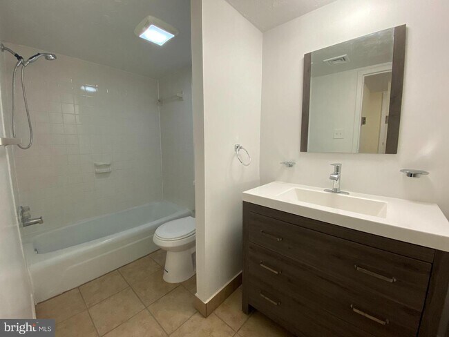 Foto del edificio - 8431 Greenbelt Rd