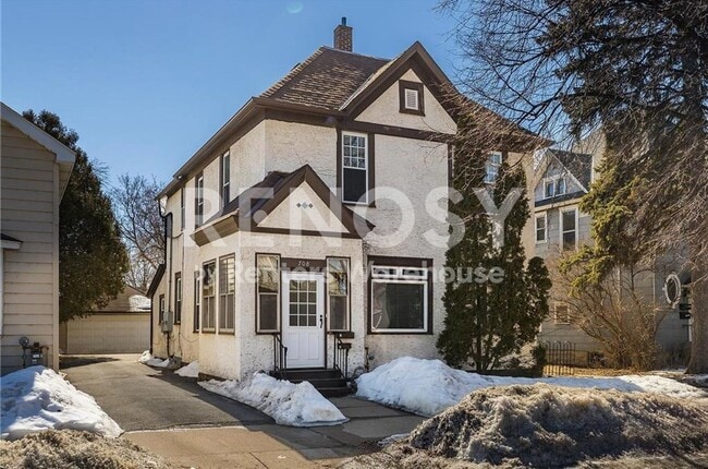 Building Photo - 708 Randolph Ave