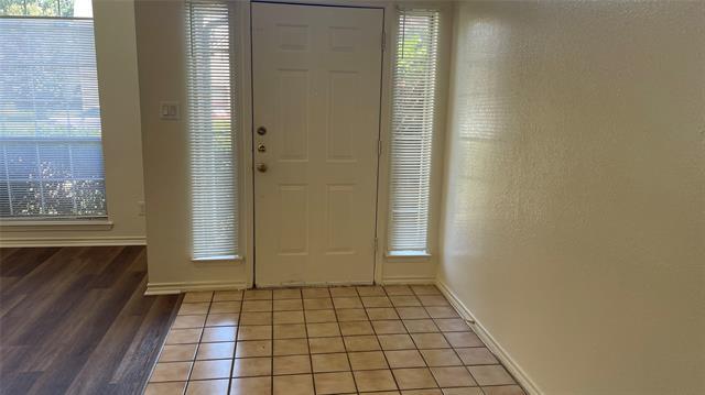 Foto del edificio - 320 Pebblebrook Ln