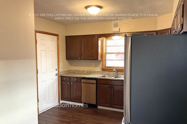 Building Photo - 787 E 163rd Pl