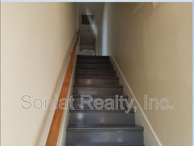 Building Photo - 307 Virginia St