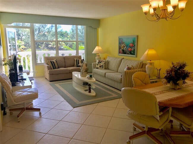 Foto del edificio - 3199 S Ocean Dr