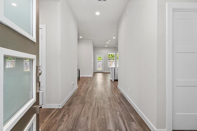 Foto del edificio - 14334 Winema View Ln