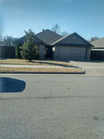 Foto principal - 1112 W Cunningham Ave