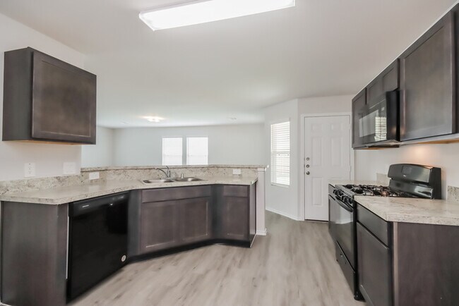 Foto del edificio - 23434 Goodfellow Dr