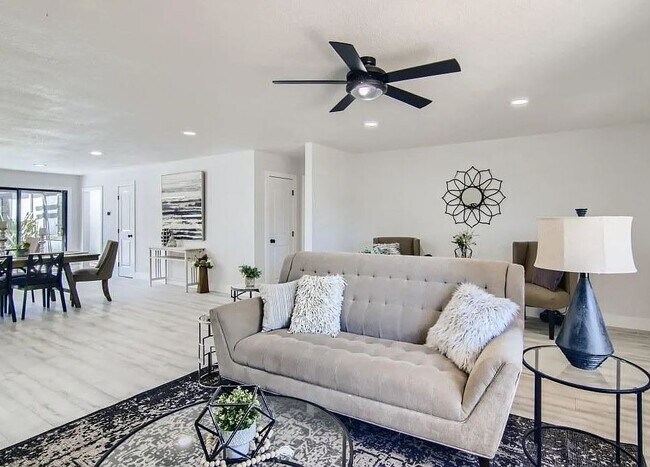 Foto del edificio - 2144 Irvin Way