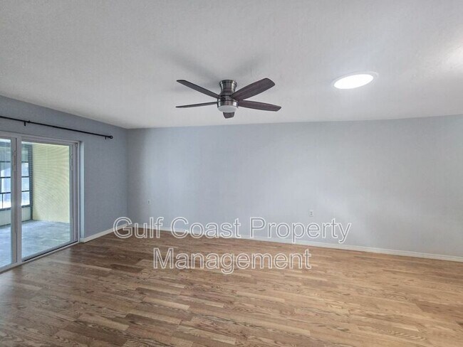 Building Photo - 6107 Evergreen Cir