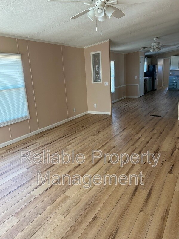 Foto del edificio - 1916 NC-210