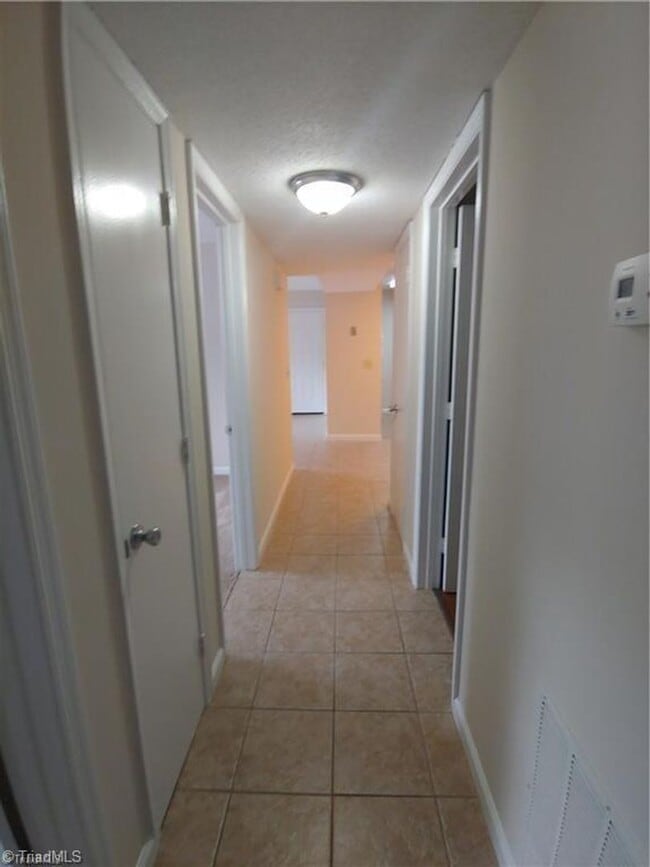 Building Photo - Condo near Guilford College!