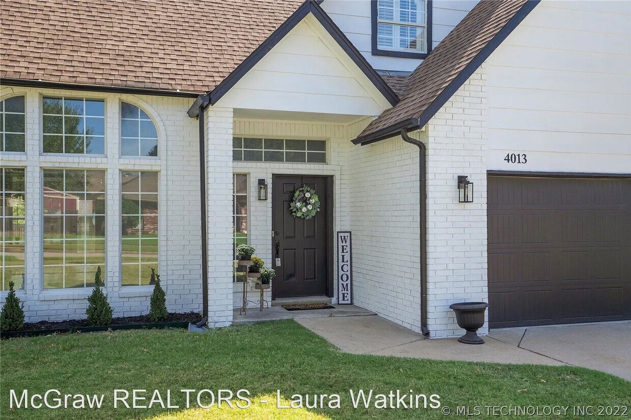 4 br, 2 bath House 4013 S Poplar Ave