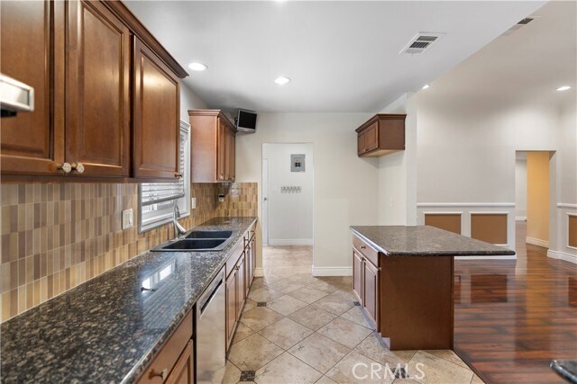 Building Photo - 225 Segovia Ave