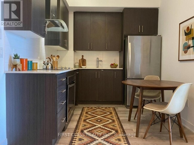 Building Photo - 195 Bonis Ave