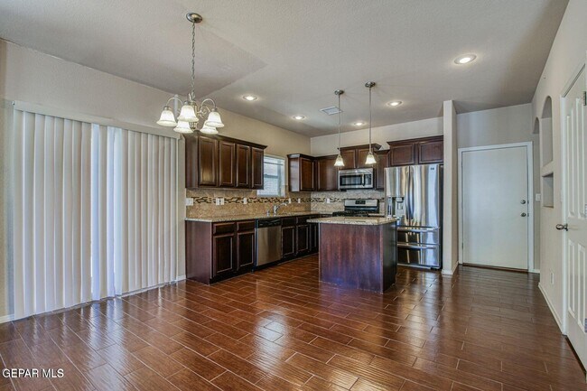 Foto del edificio - 6692 Boulder Canyon Ln