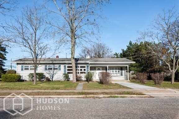 Primary Photo - 6 Colonial Ave