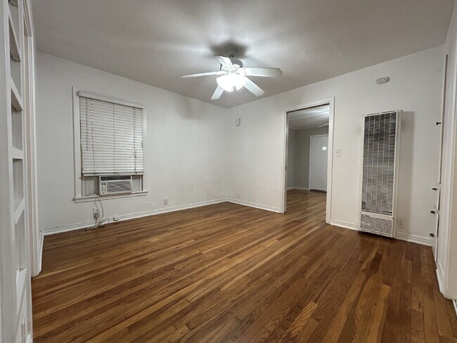 Foto del edificio - Charm, Comfort and Convenience!