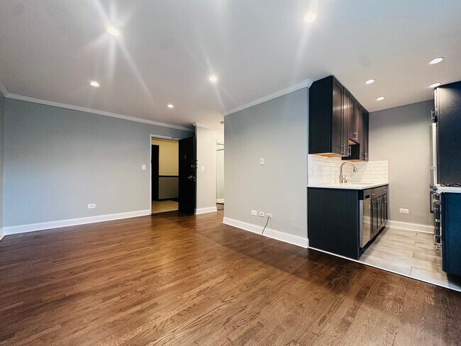 Foto del edificio - 541 W Oakdale Ave