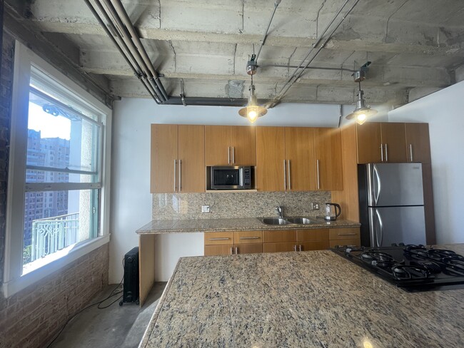 Building Photo - 455 E Ocean Blvd
