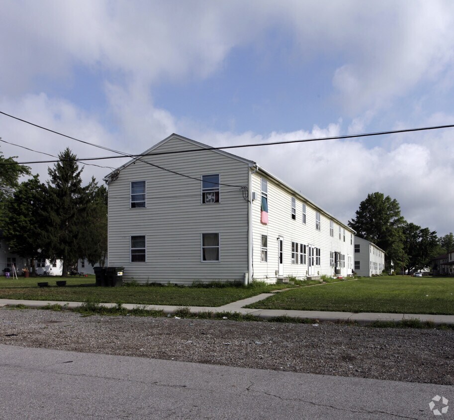 Primary Photo - 9585 Community Rd