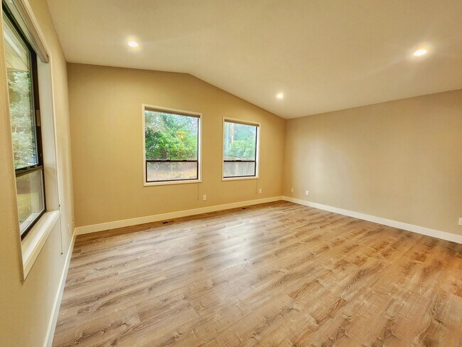Building Photo - Beautiful 3 Bed 2 Bath Home in Kirkland