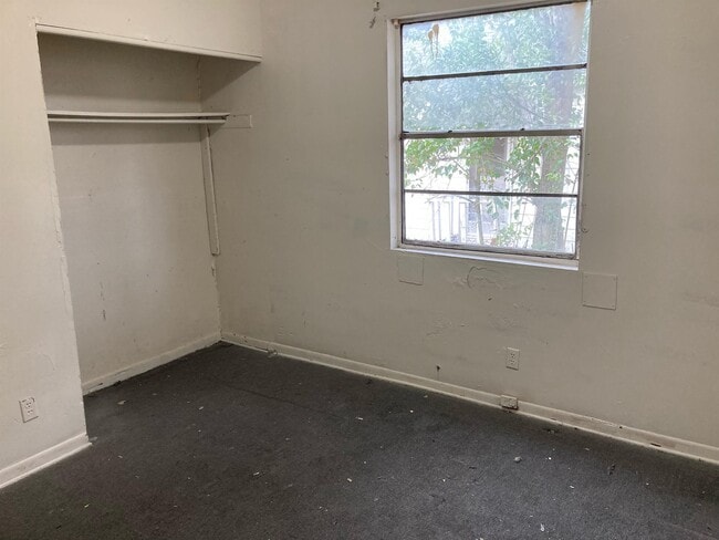 Foto del edificio - 1347 Mt Herman St